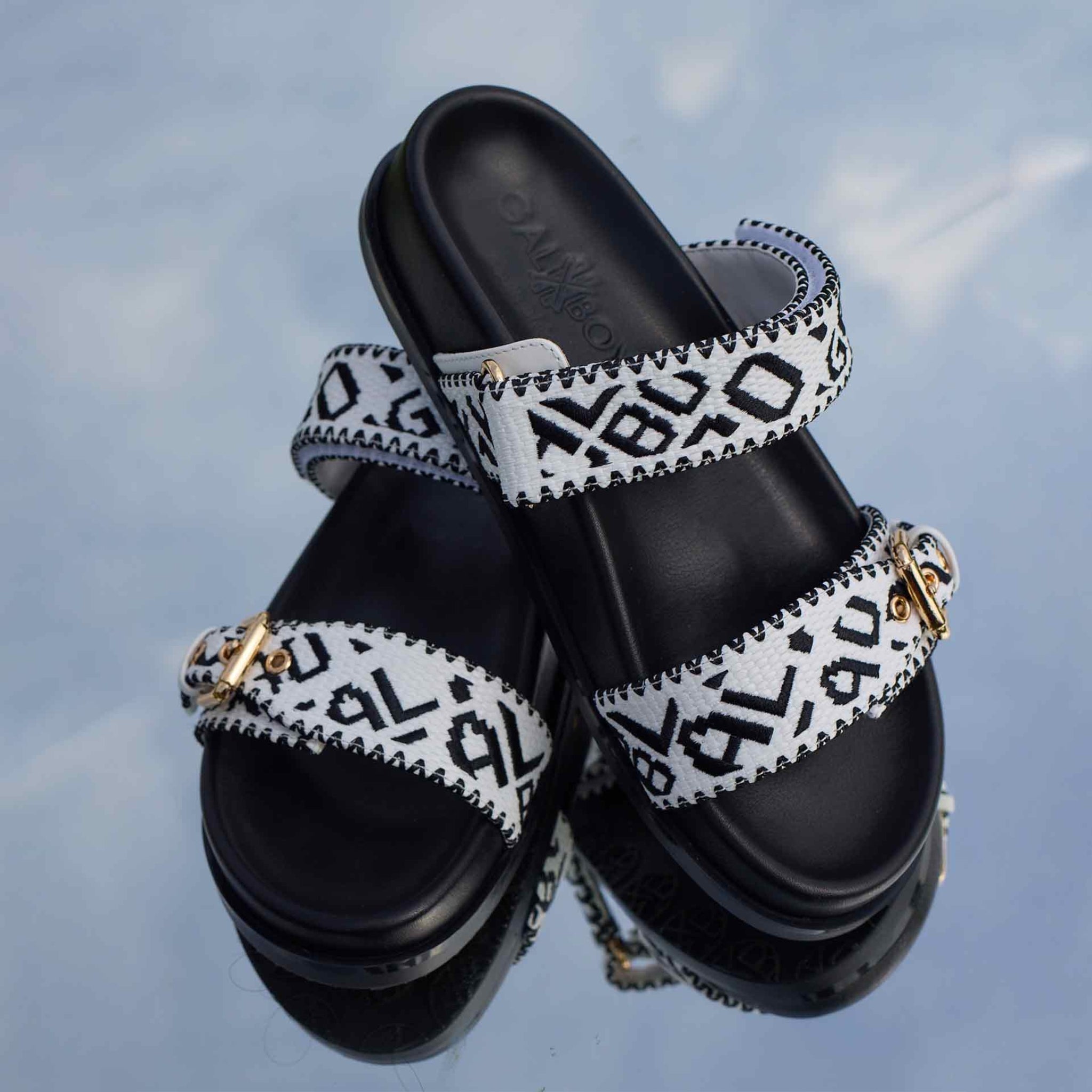 CULTURE MULE SANDALS