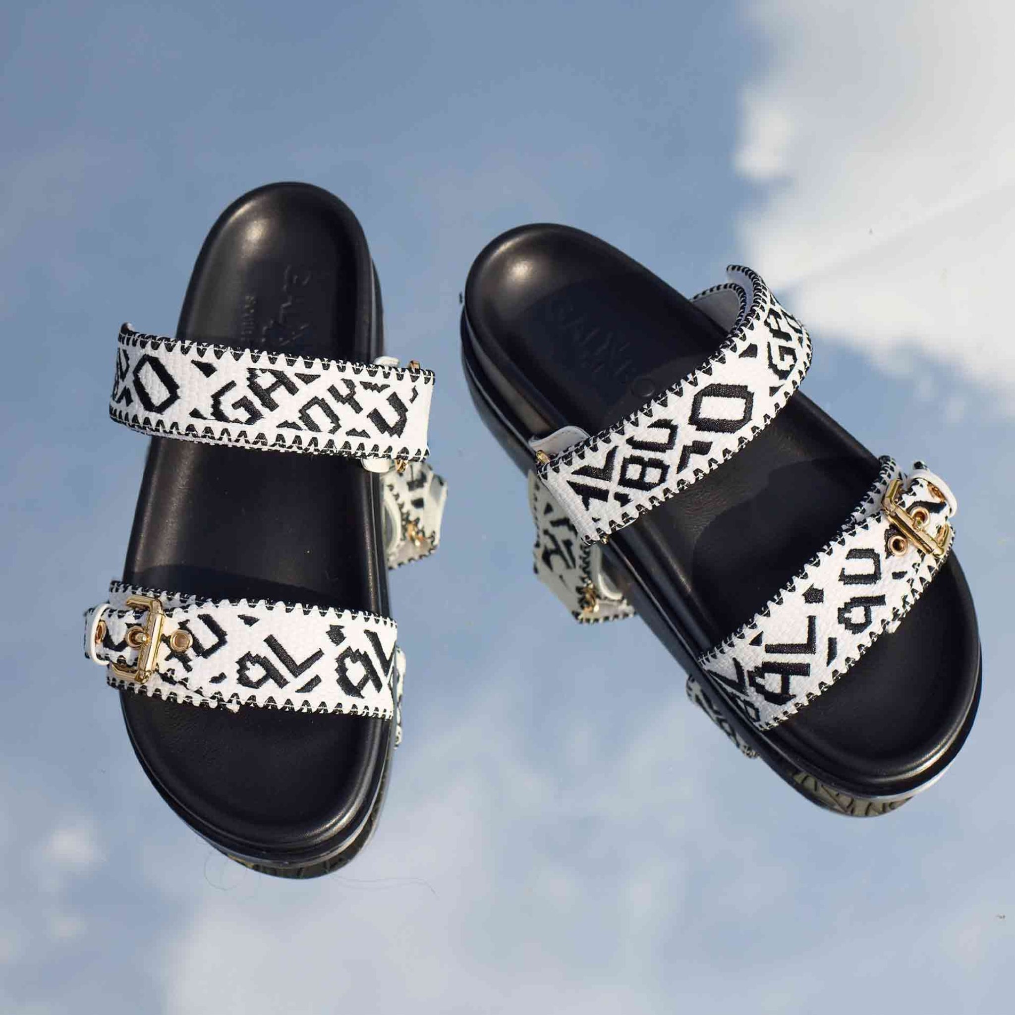 CULTURE MULE SANDALS