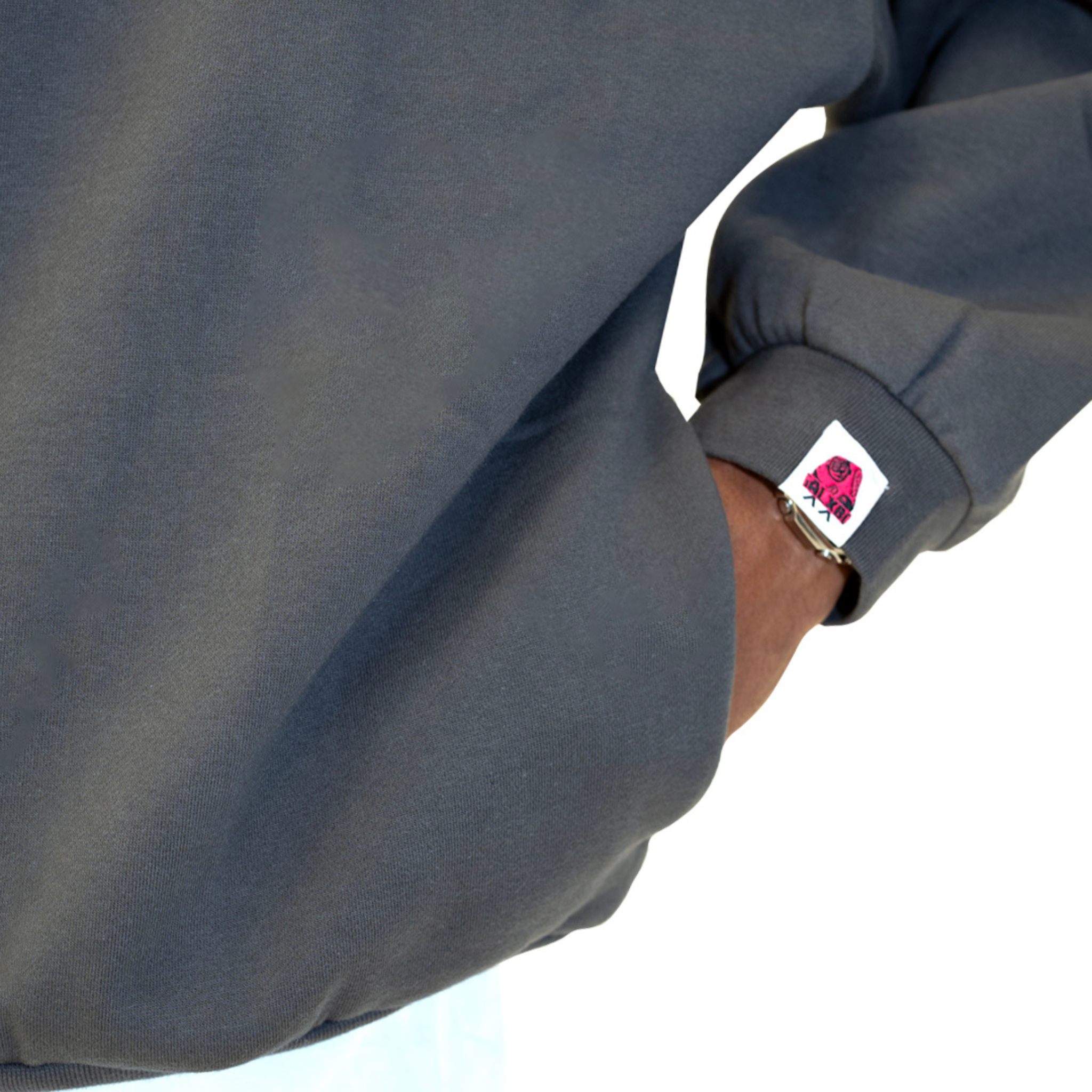 ESSENTIAL HOODIE