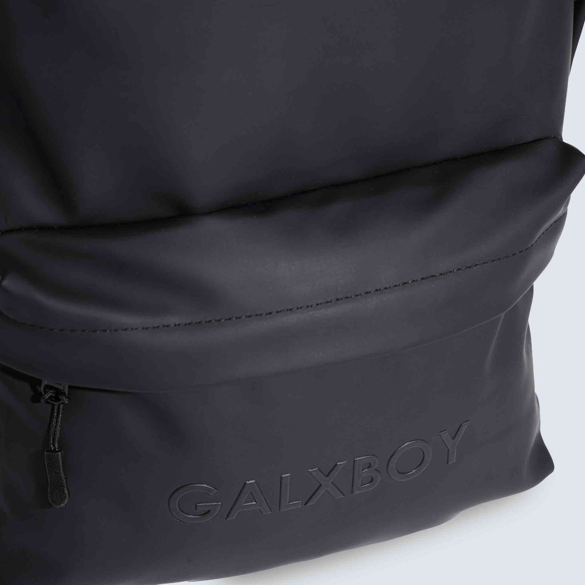 ESSENTIAL BACKPACK