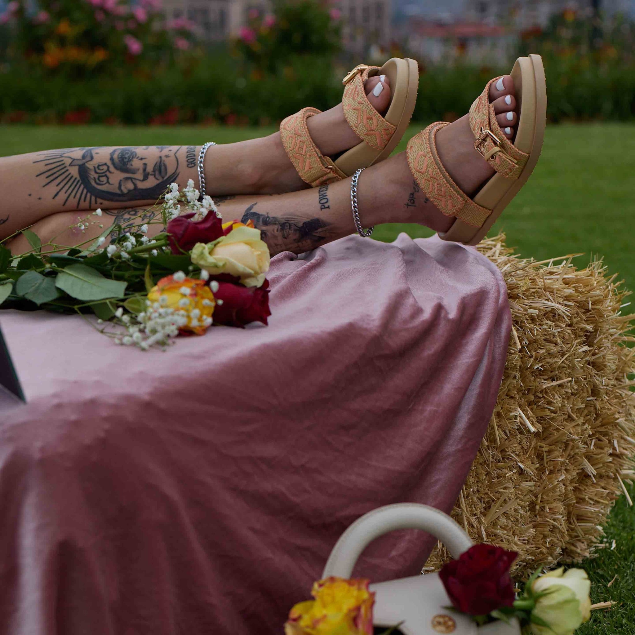 CULTURE MULE SANDALS