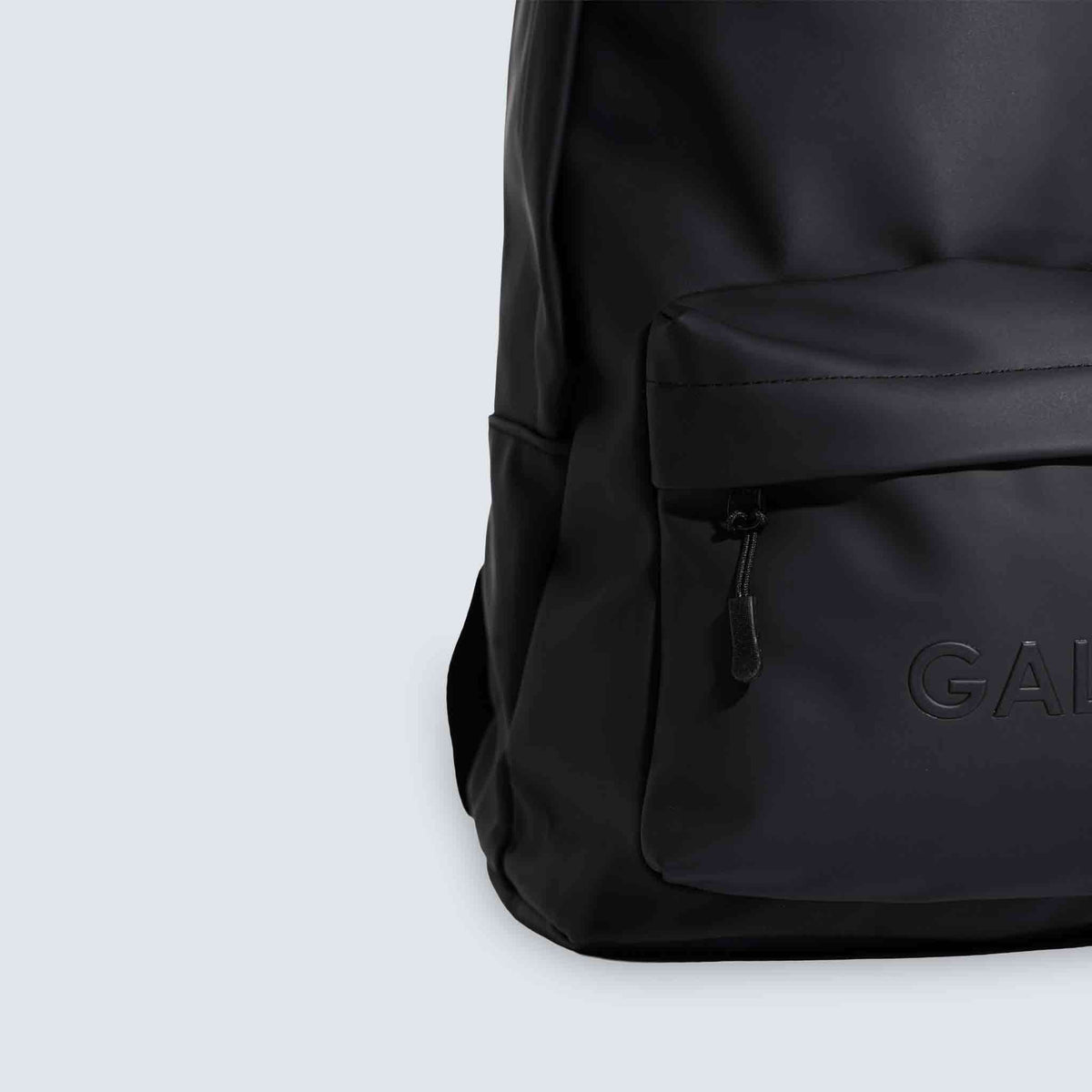 ESSENTIAL BACKPACK